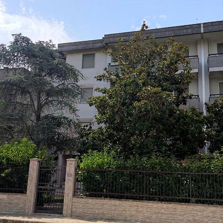 Casa Di Gigi- Comodo Appartamento In Galatina Bagian luar foto
