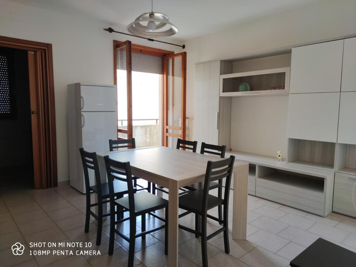 Casa Di Gigi- Comodo Appartamento In Galatina Bagian luar foto