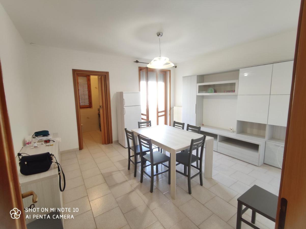 Casa Di Gigi- Comodo Appartamento In Galatina Bagian luar foto
