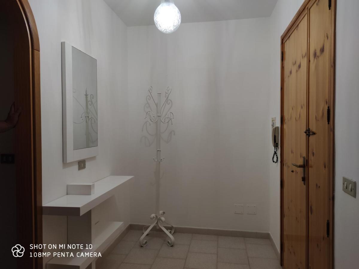 Casa Di Gigi- Comodo Appartamento In Galatina Bagian luar foto