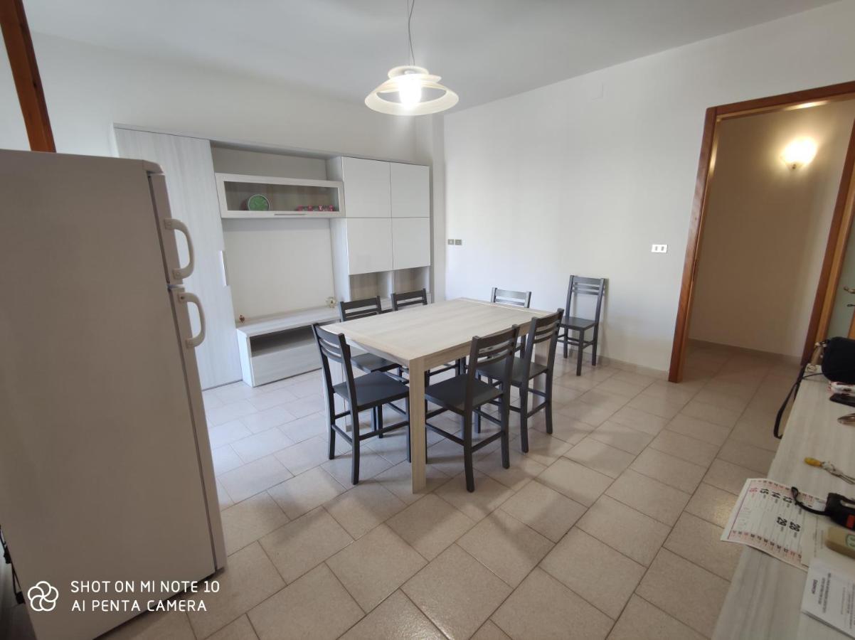 Casa Di Gigi- Comodo Appartamento In Galatina Bagian luar foto