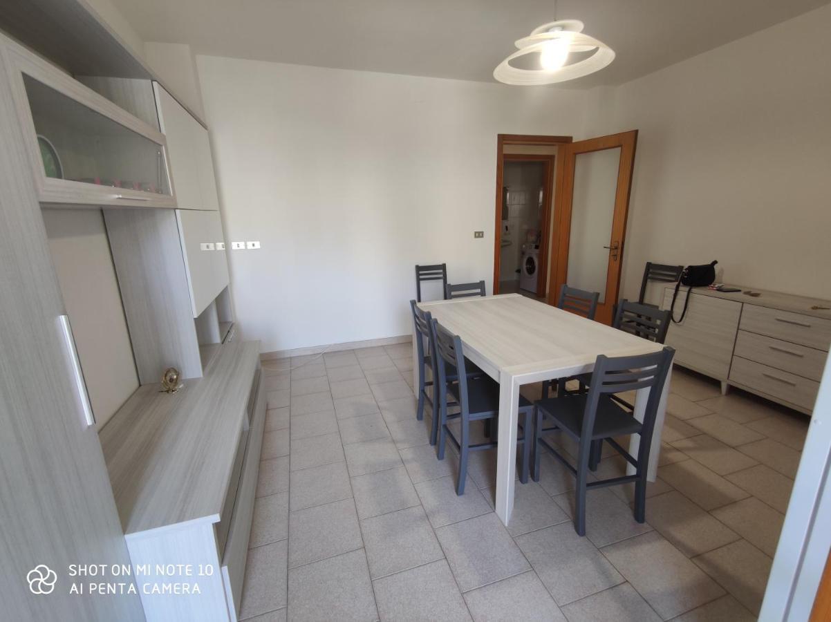 Casa Di Gigi- Comodo Appartamento In Galatina Bagian luar foto